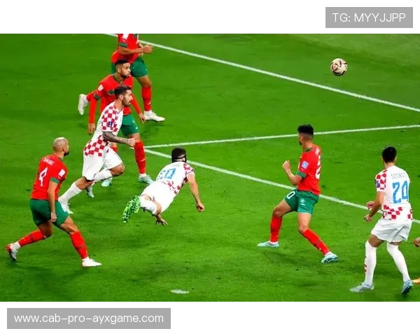 格瓦迪奥尔攻守两面开花，一记抽射点燃伊蒂哈德